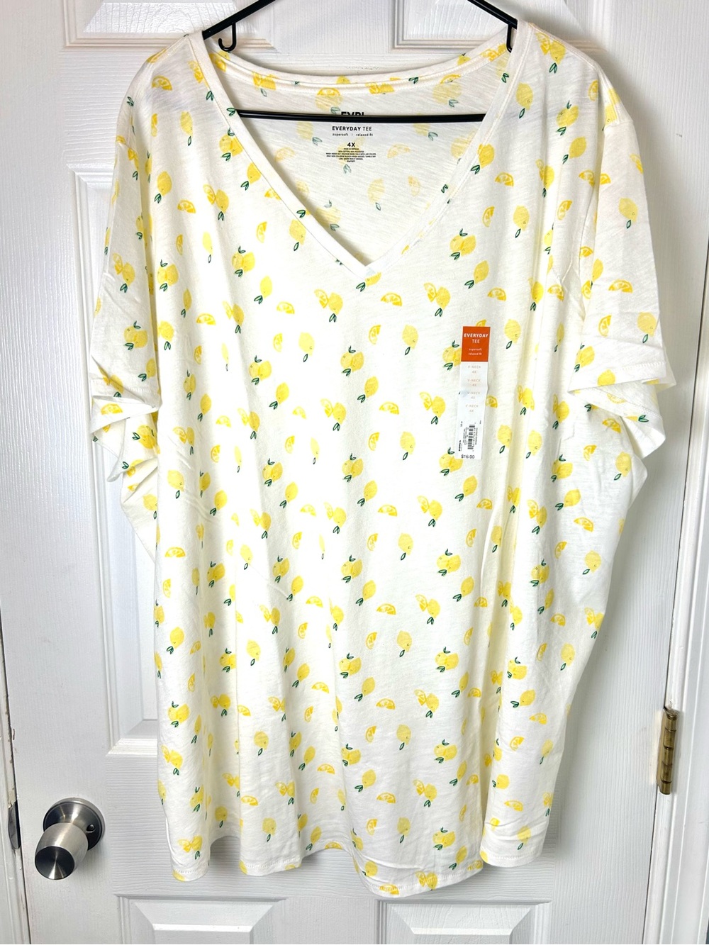 Evri Tshirt Womens 4XL Supersoft Relaxed Everyday V-neck Tee Yellow Lemon Print